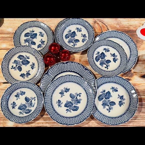 Vintage Other - Vintage Cauldon England Ruskin Elderberry Dish Collection❤️